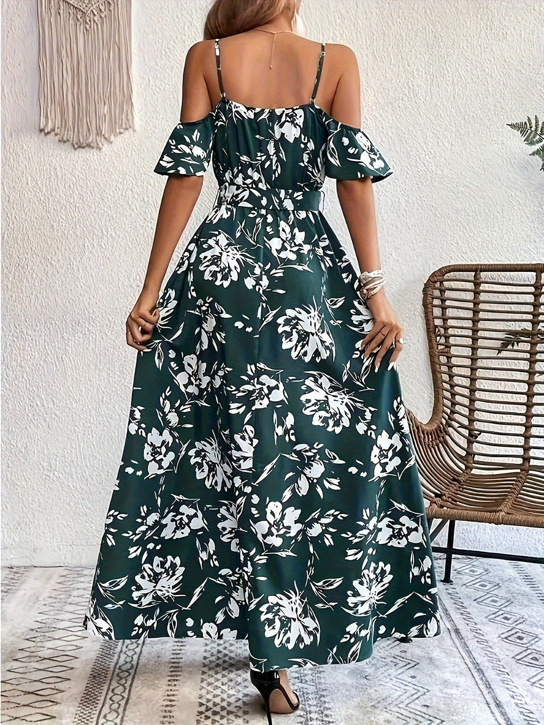 Maëlys bloemenjurk met blote schouders en delicate riem