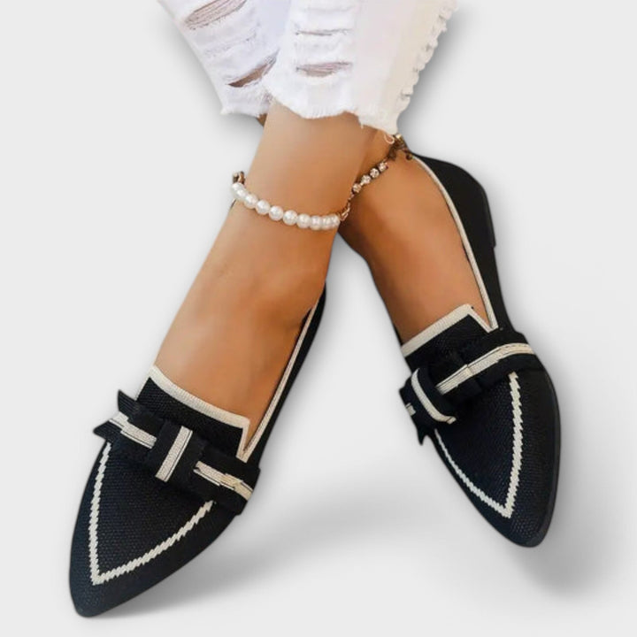 Vrouwelijke Platte Schoenen met Knoopdetail