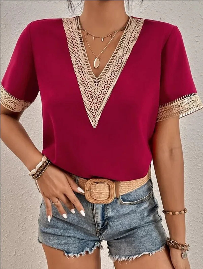 Hilda | Elegant Shirt met Kanten V-Hals